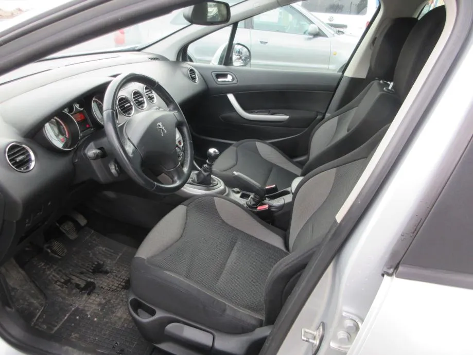 peugeot 308 1,6 e-hdi,111ks,novo registriran,nove zimske gume,klima,. - slika 8