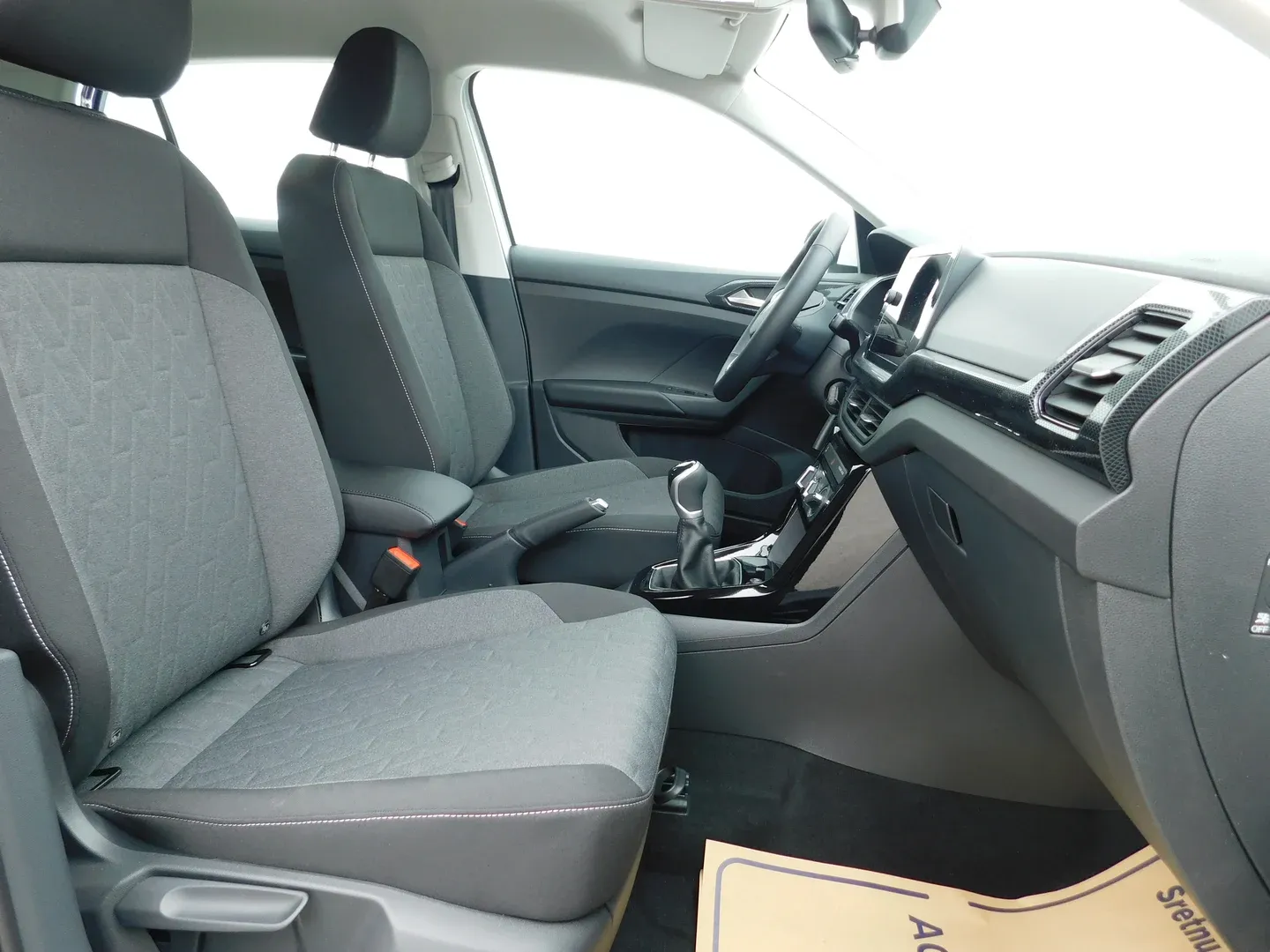 12626 volkswagen t-cross 1.0 tsi life - slika 12