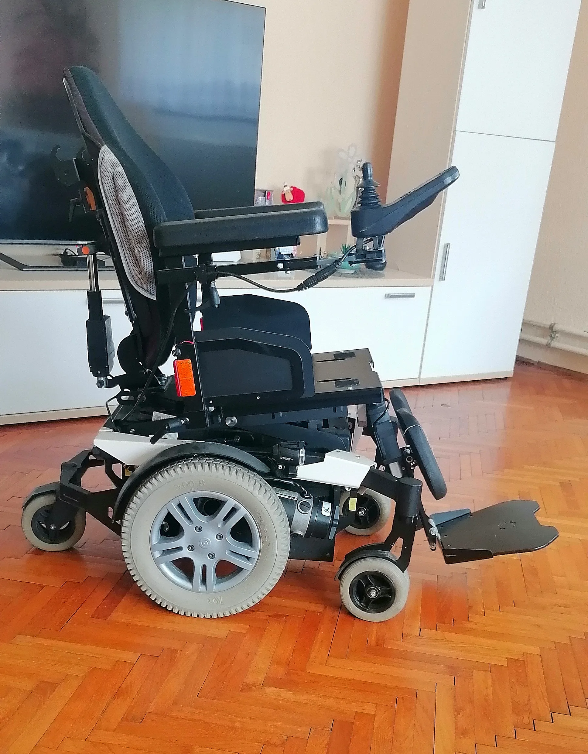 reac el. invalidska kolica s el.podešavanjem,sjedišta,naslona,oslonaca - slika 15