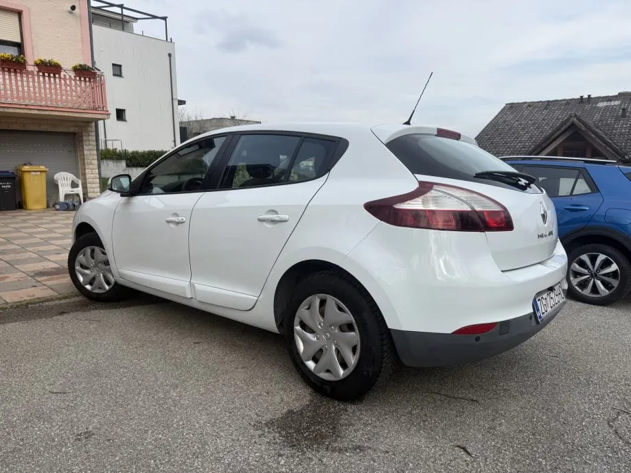 renault megane 1.5dci 2015 redizajn, odlično stanje - slika 6