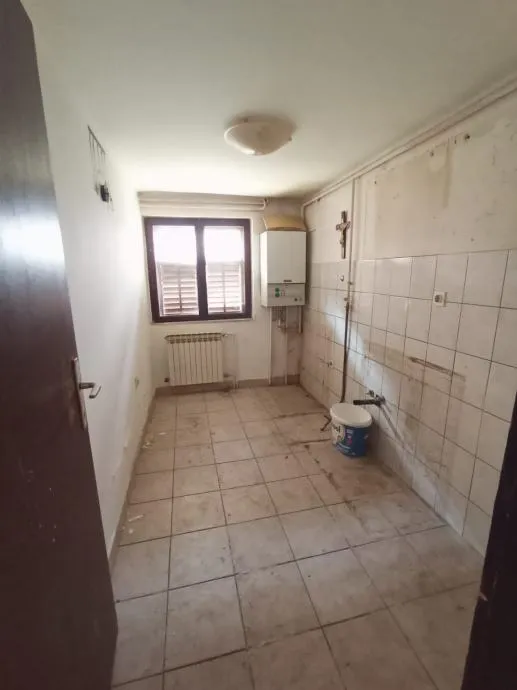 kuća: zagreb (trnovčica), 300.00 m2 = 4 etaže / stana (prodaja) - slika 15
