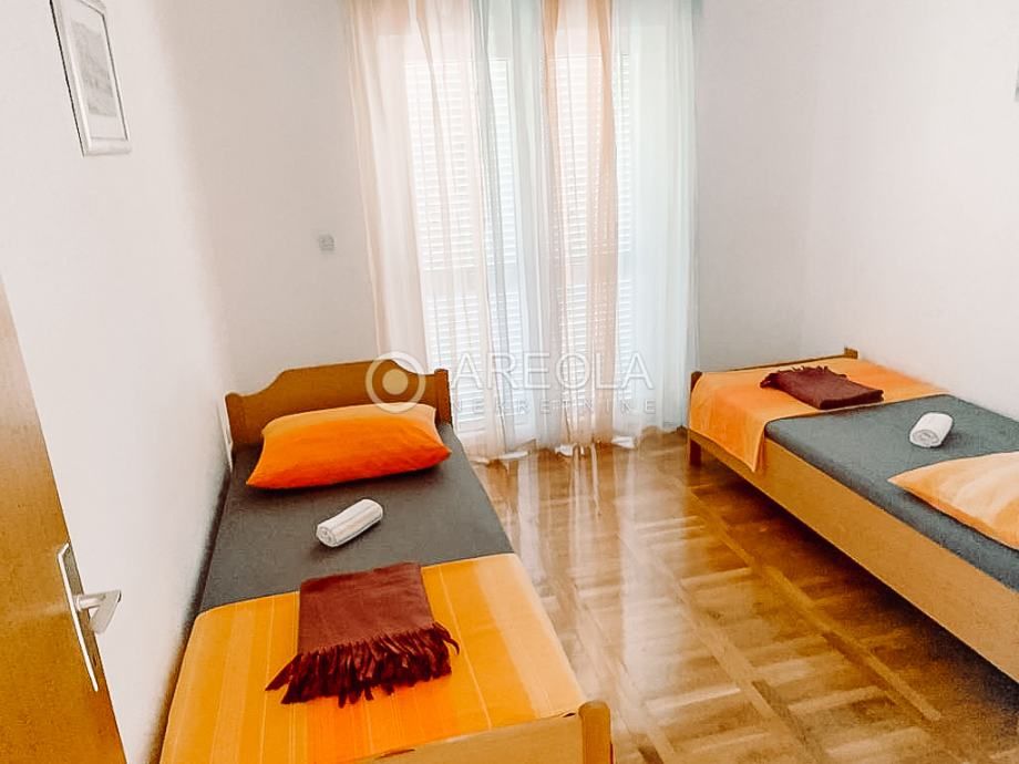 šolta, nečujam – kuća s otvorenim pogledom na more – 150m od plaže! - slika 7