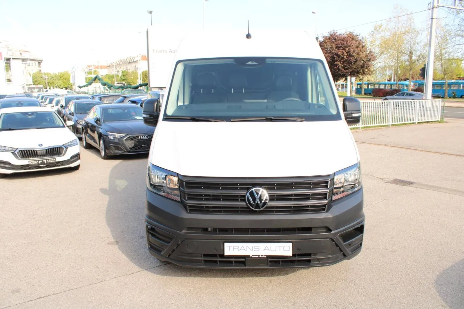 vw crafter 2.0 tdi l3h3 140ks *kamera*, 2024 god. - slika 2