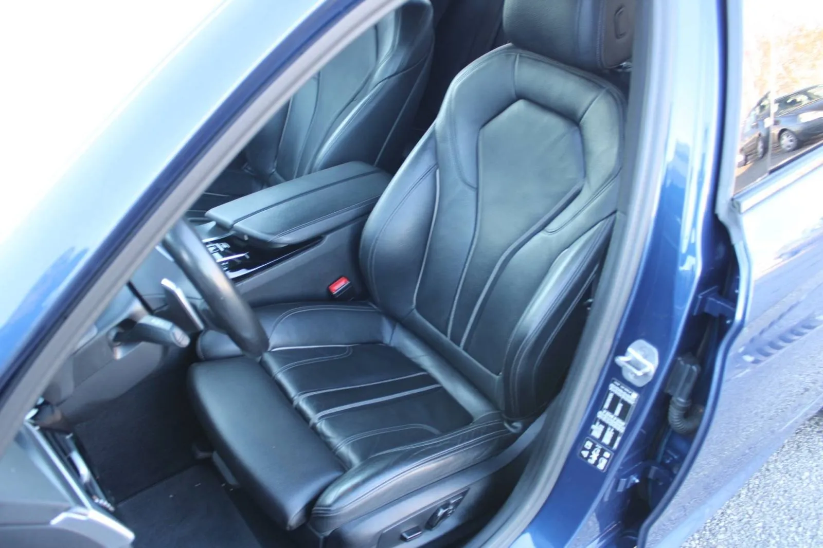 bmw serija 5 530 xdrive m-paket *led, navigacija, kamera* - slika 9
