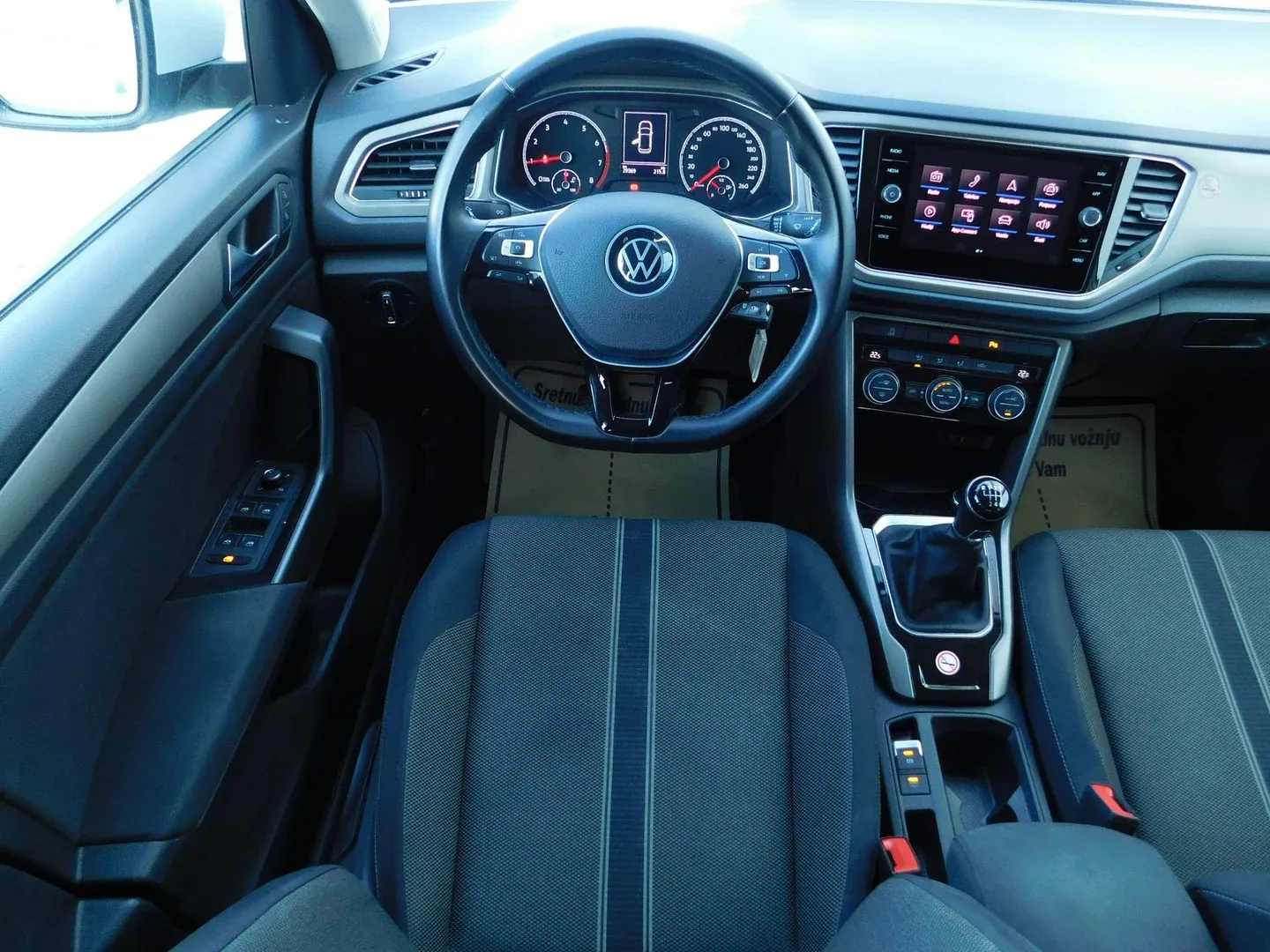 10673 volkswagen t-roc 1.0 tsi design - slika 9