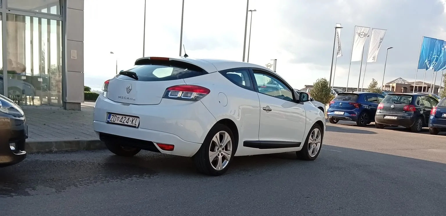 prodaje se ili mijenja renault megan 1.4 turbo benzinac.reg. 04.04.27. - slika 12