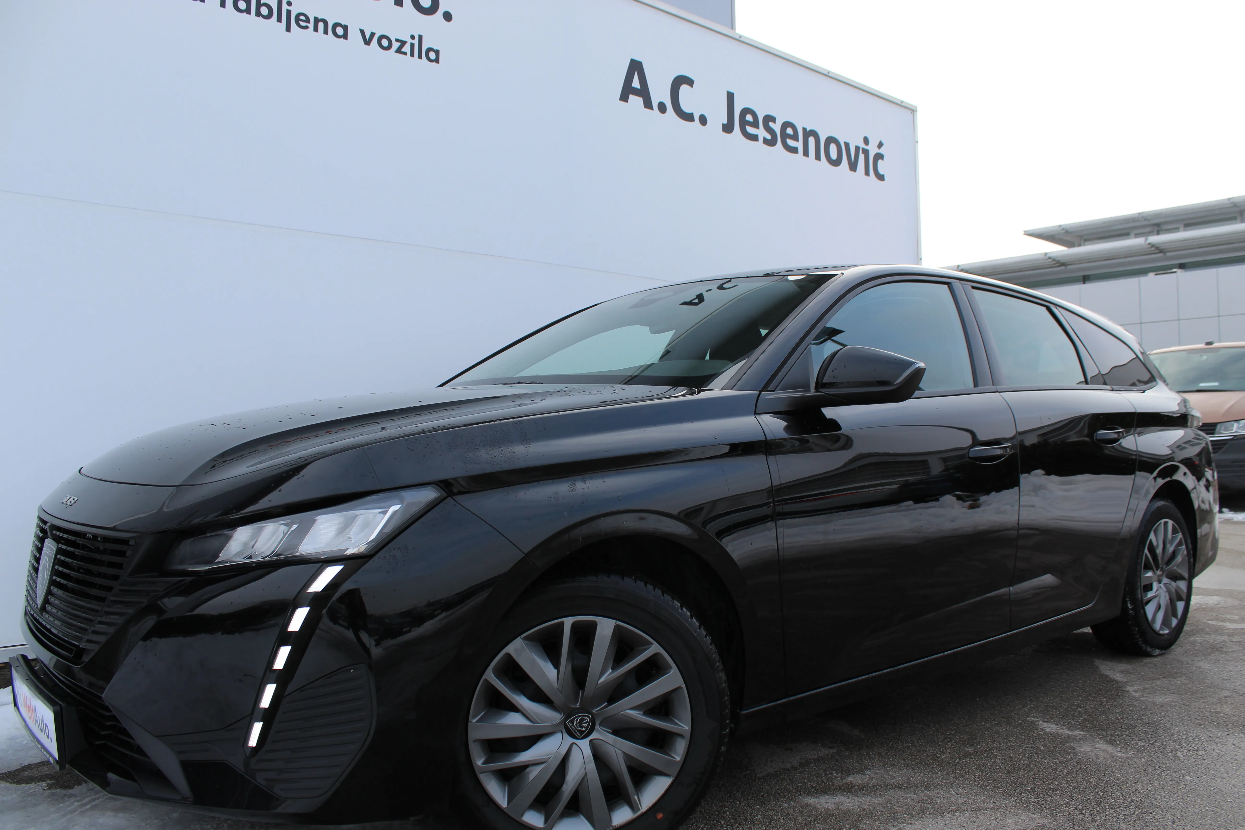 13058 peugeot 308 sw 1,2 puretech 110 s&s active - slika 7