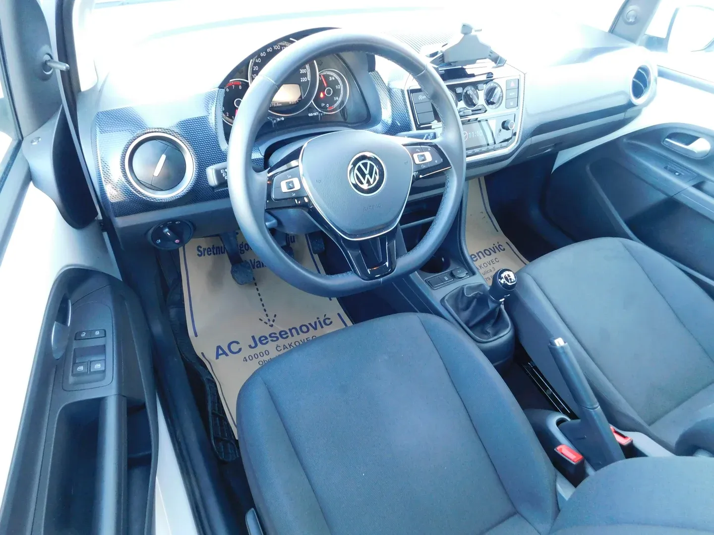 10005 volkswagen up! 1.0 - slika 8
