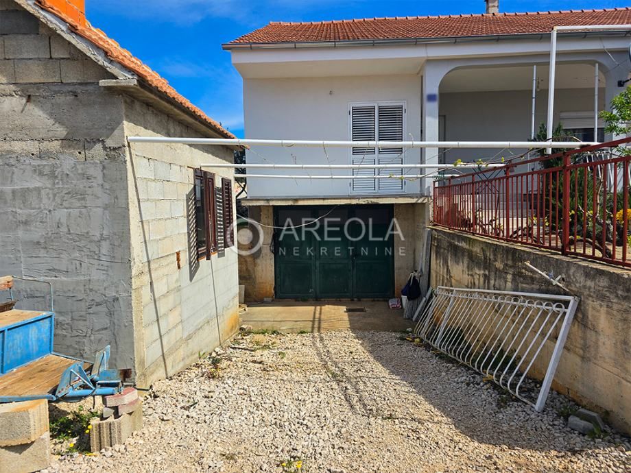 vodice - kuća s okućnicom! (prodaja) - slika 21