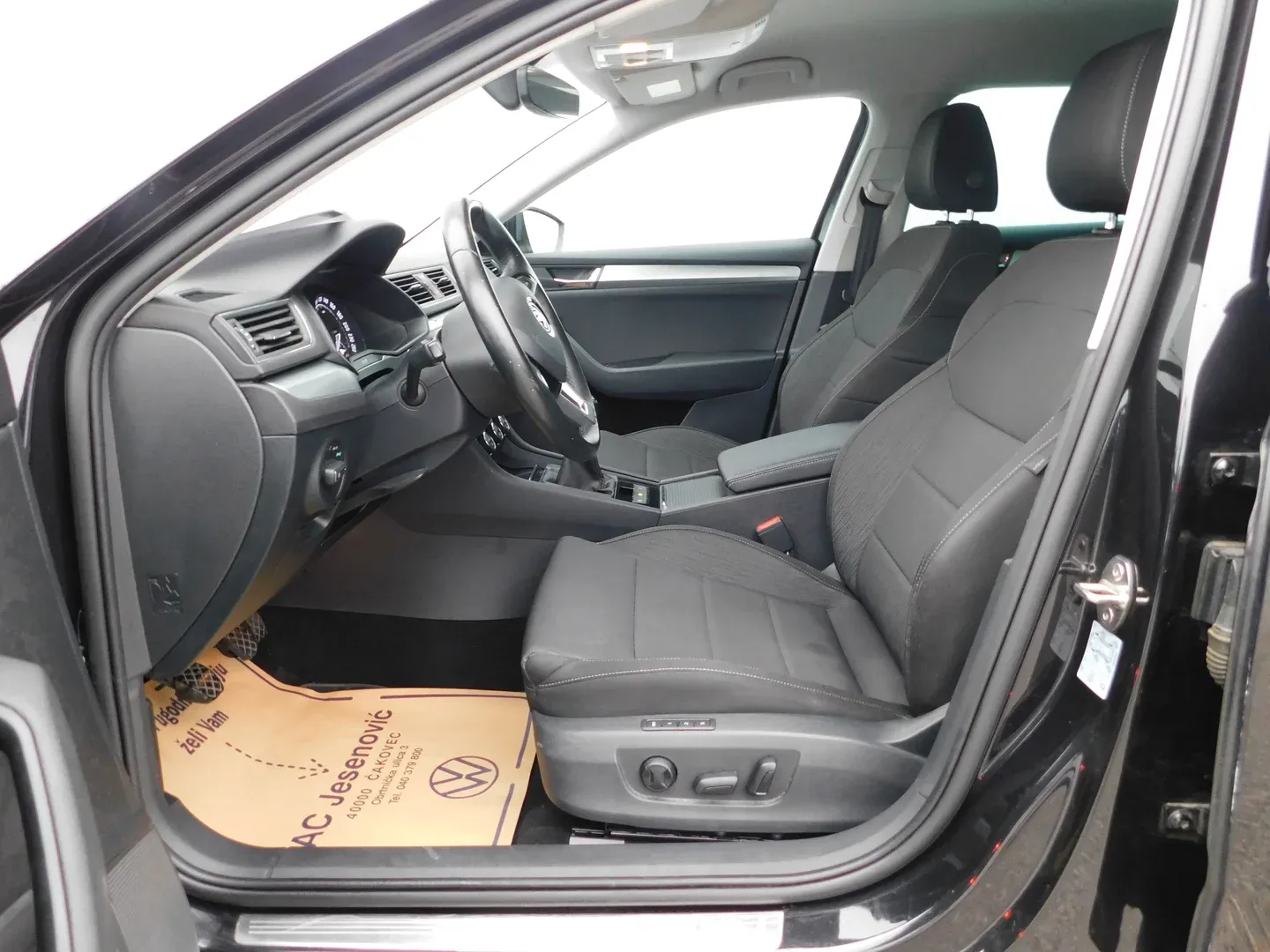 09189 škoda superb combi ambition 1.6 tdi - slika 8