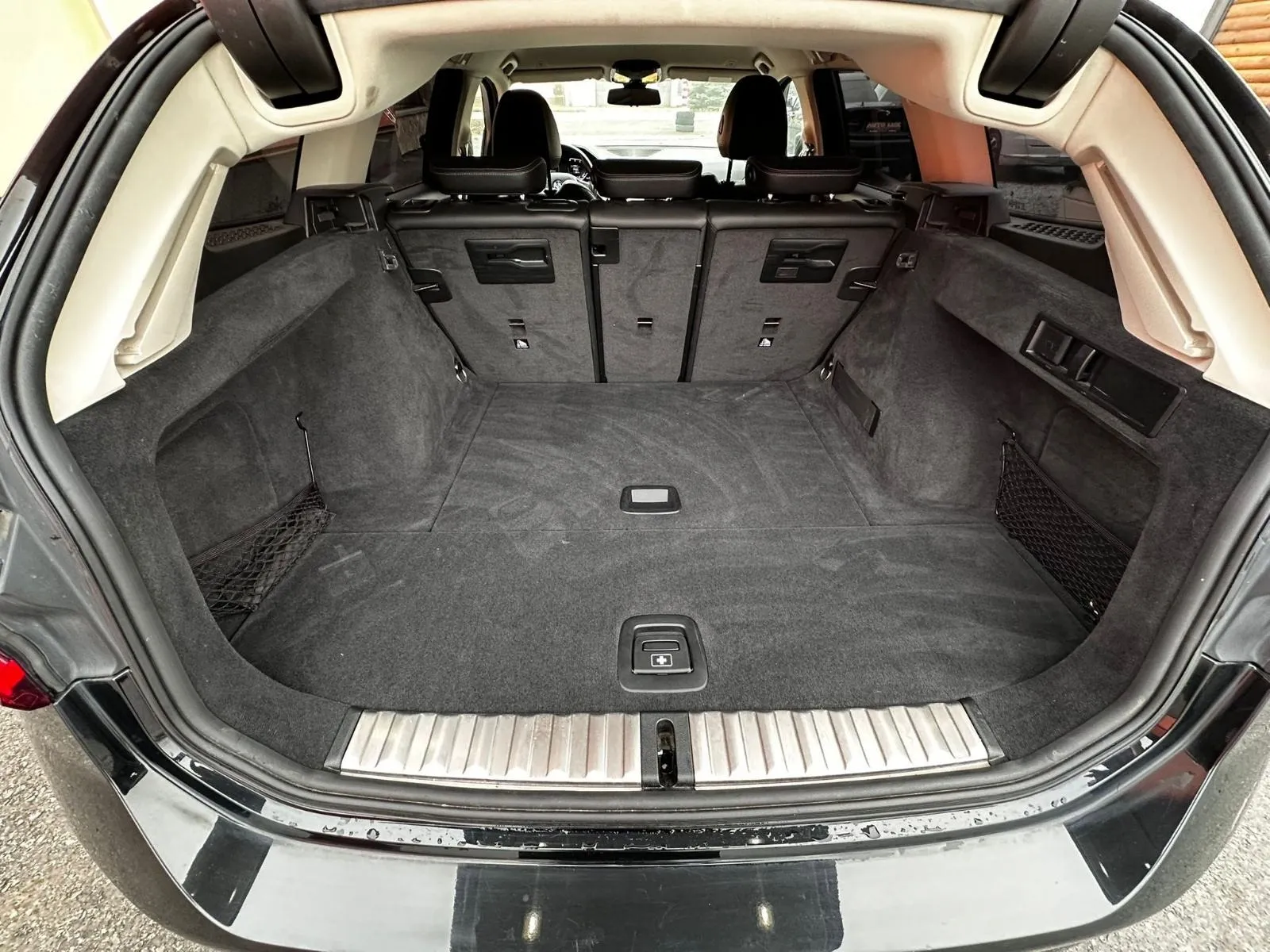 bmw serija 3 touring 318d automatik•2021.g.•tempomat•navi• - slika 9