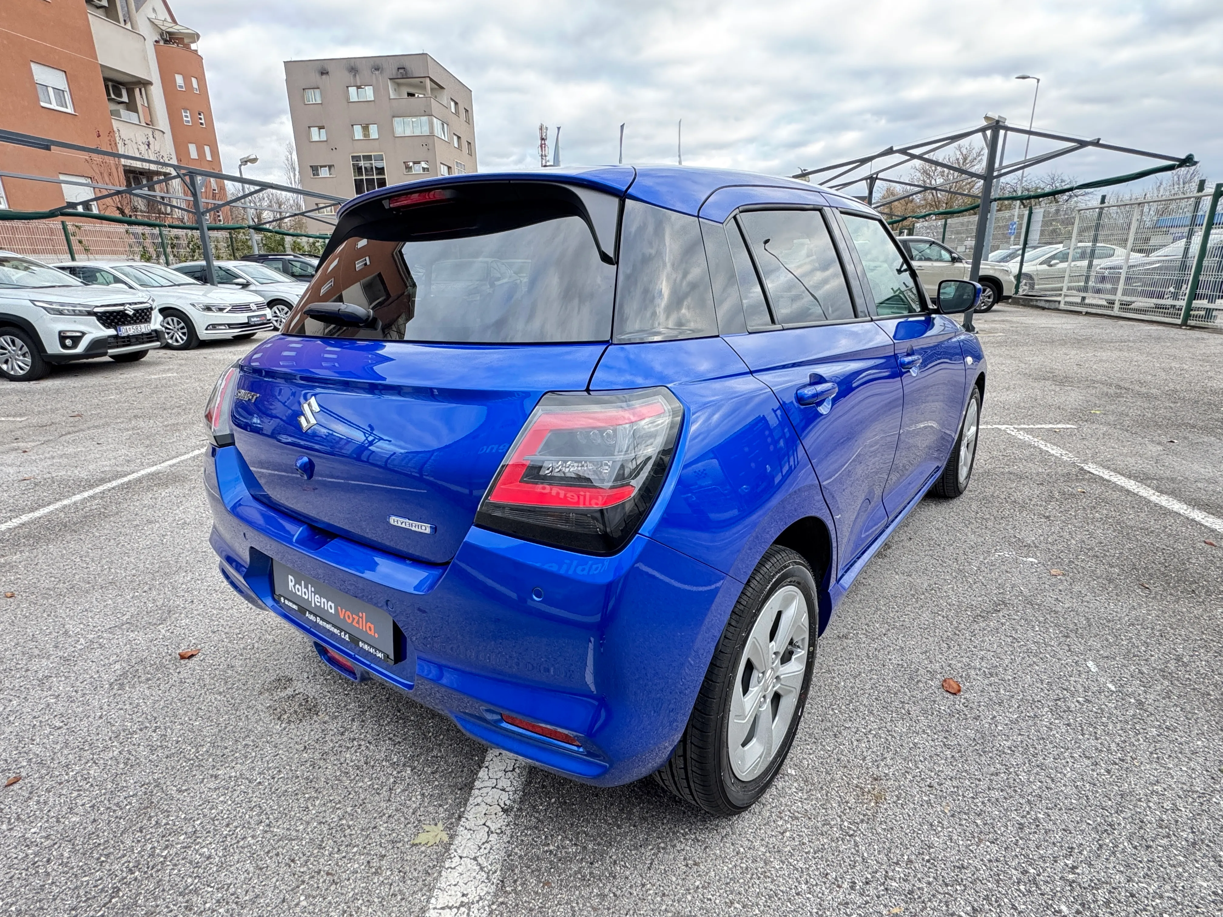 suzuki swift 1,2 gl+ hybrid - slika 4