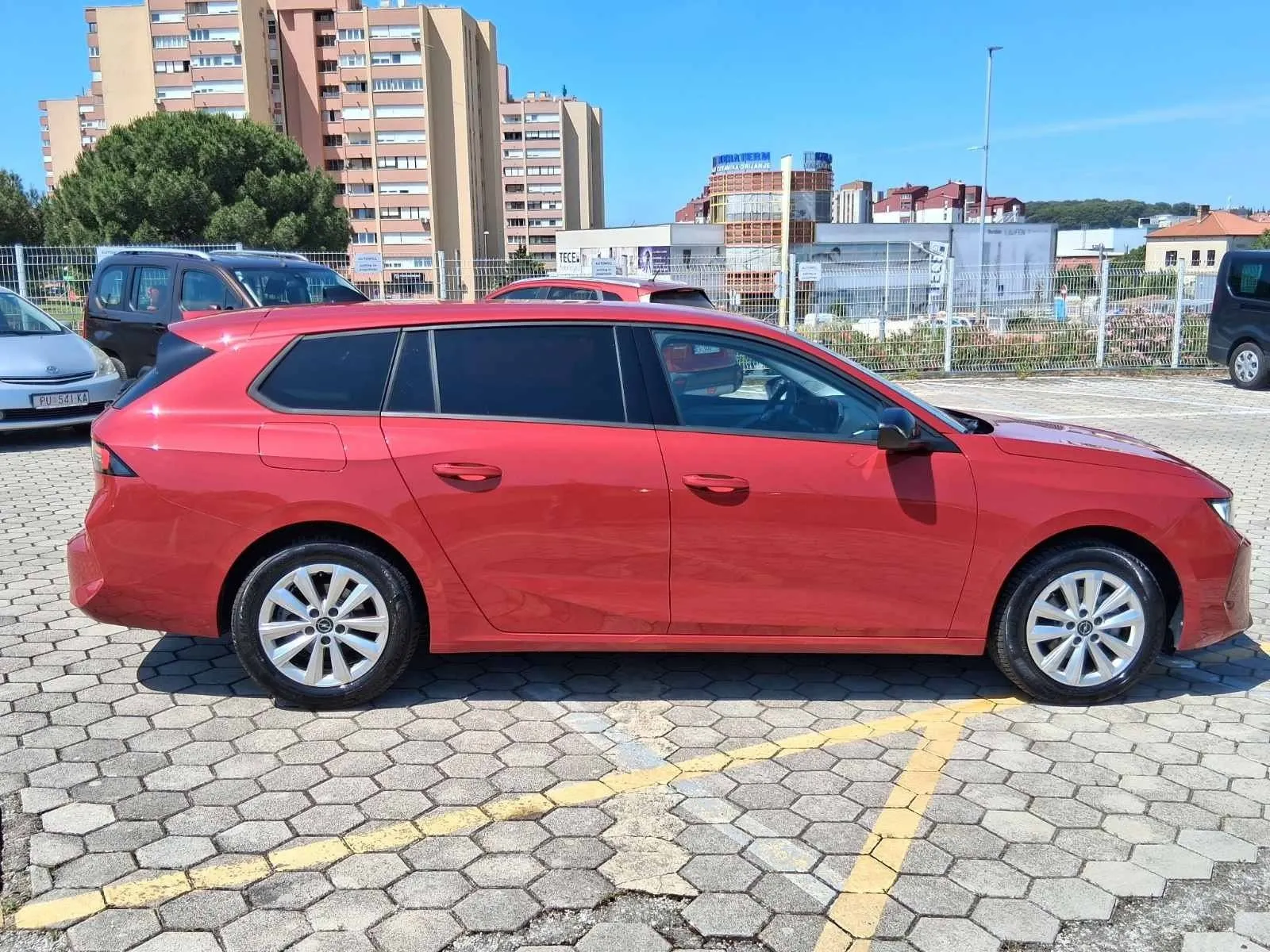 astra sports tourer edition f 1,2 xhl - slika 4
