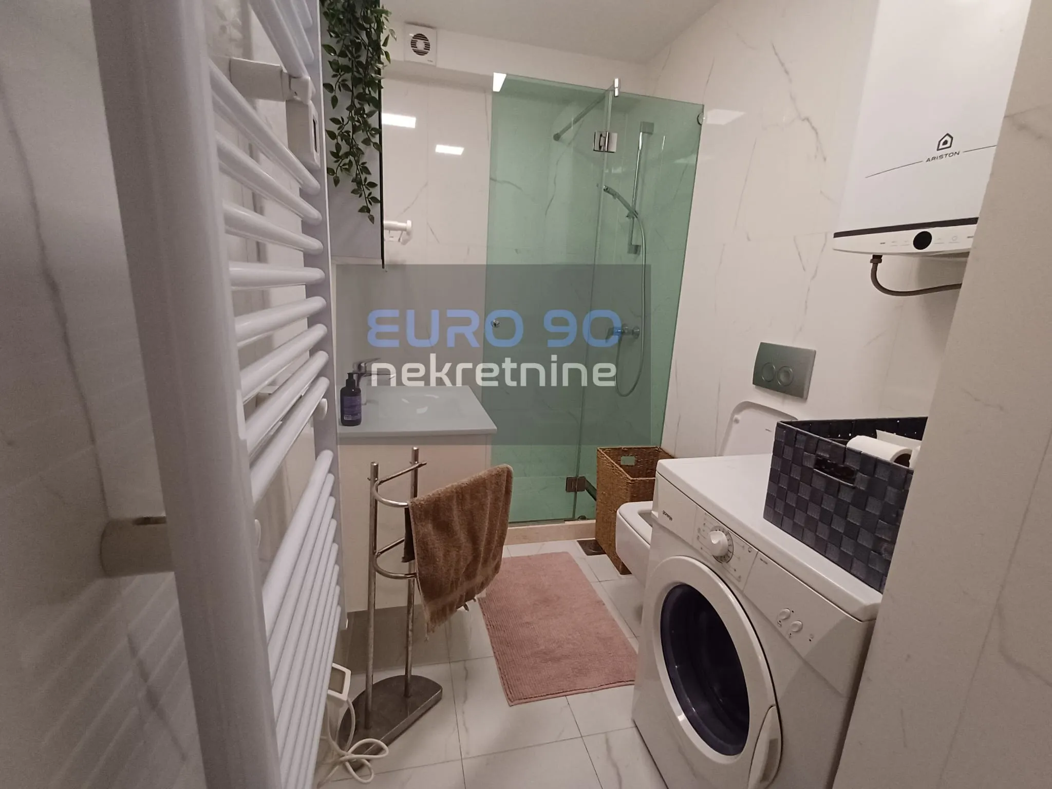 zadar-mocire/borik- namješten trosoban stan, dva parkirna mjesta !!! - slika 19