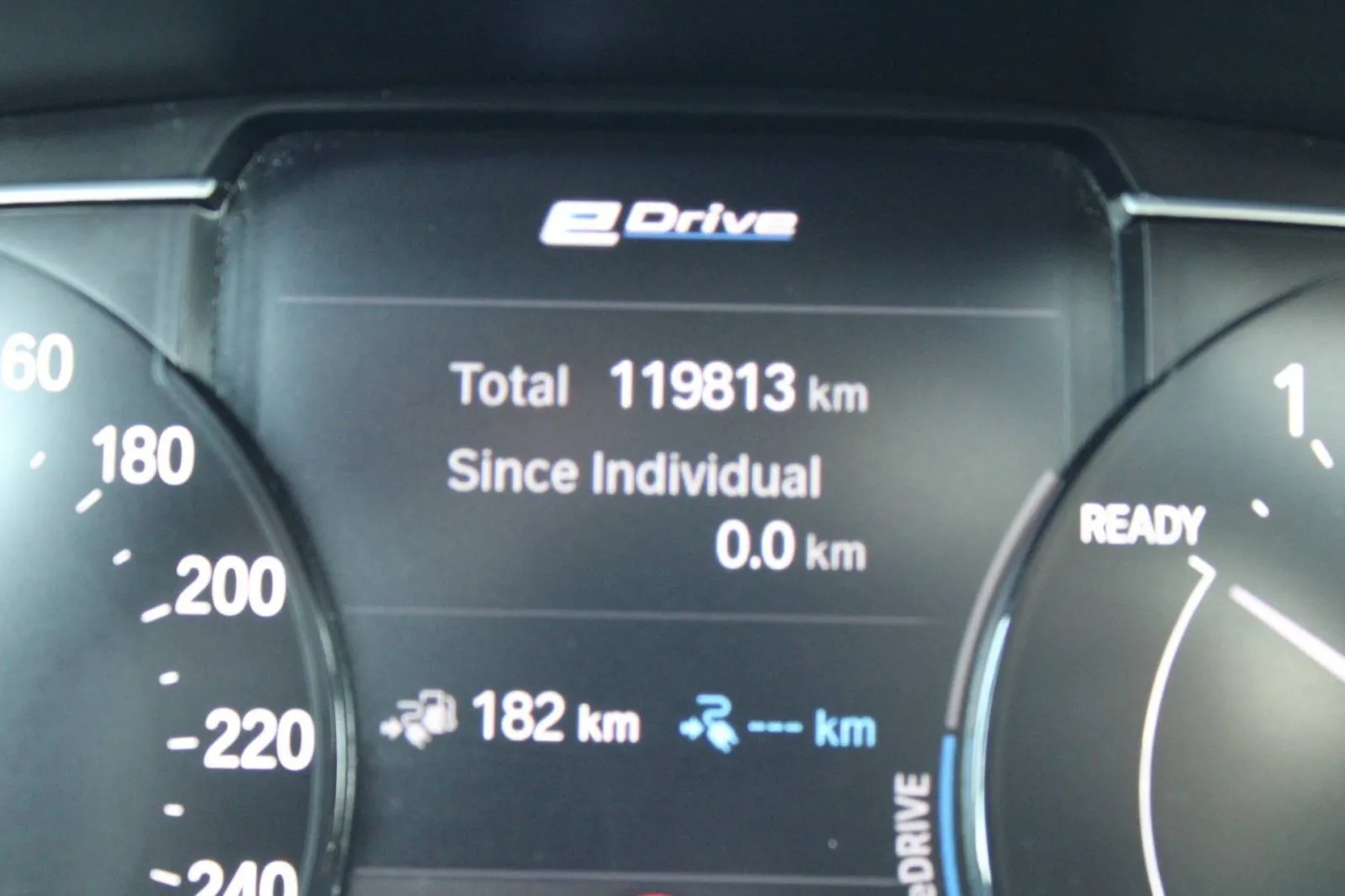 bmw serija 3 330e touring *led, panorama, navigacija* - slika 22