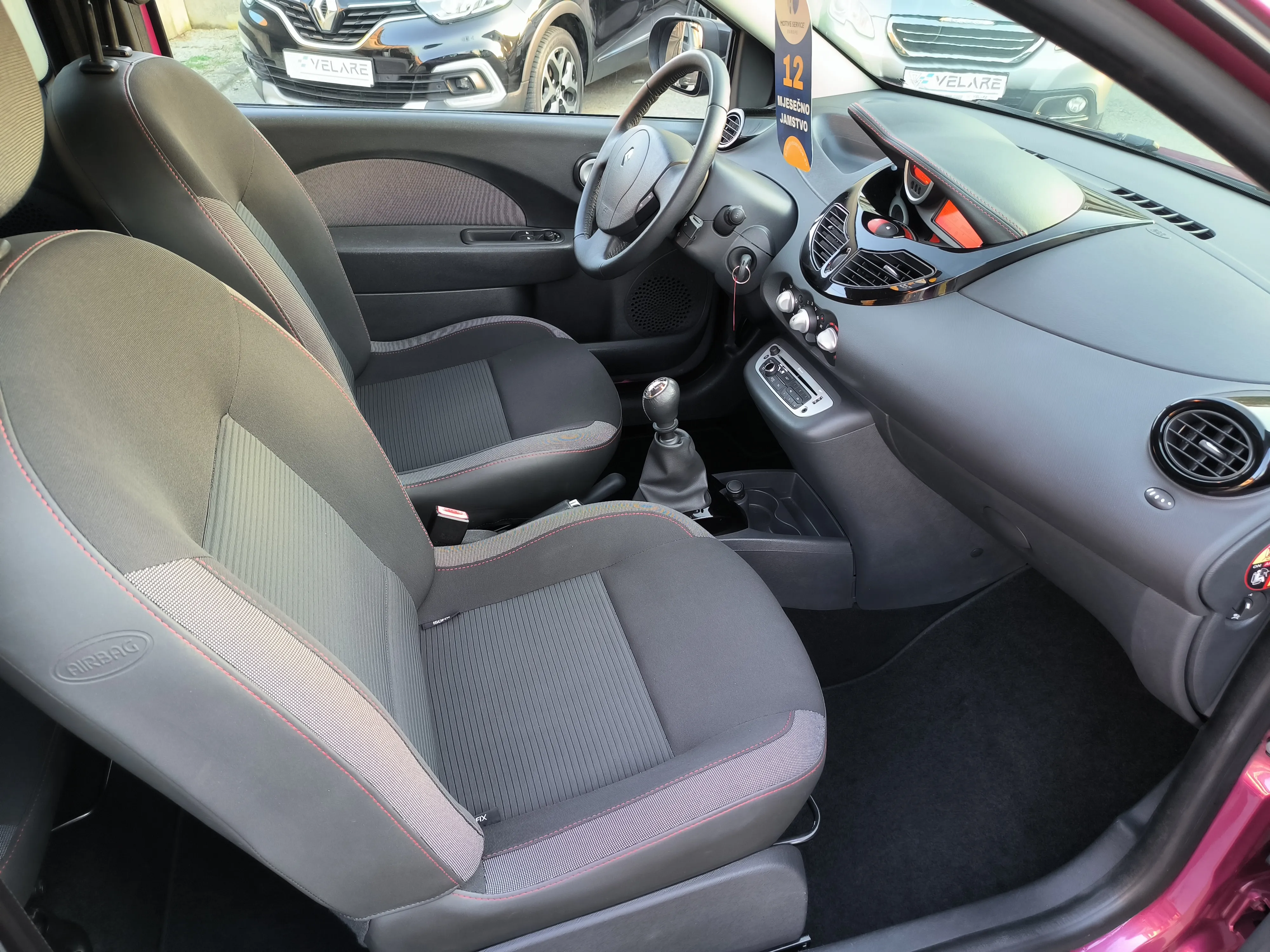 renault twingo 1,2 dynamique, v. servis, jamstvo, reg. 1 godinu - slika 13