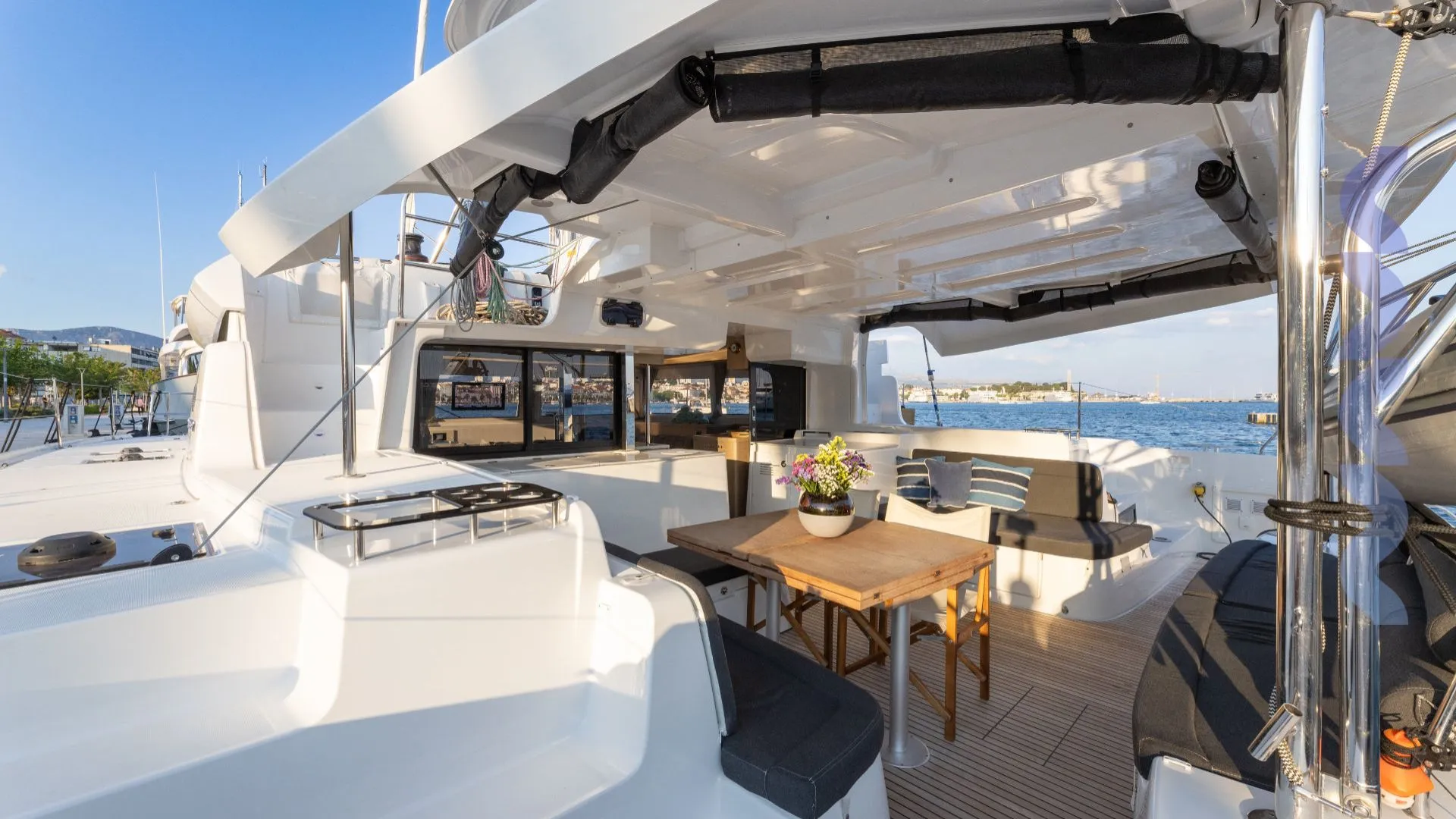 lagoon 46 -skyfall - charter ready - slika 7