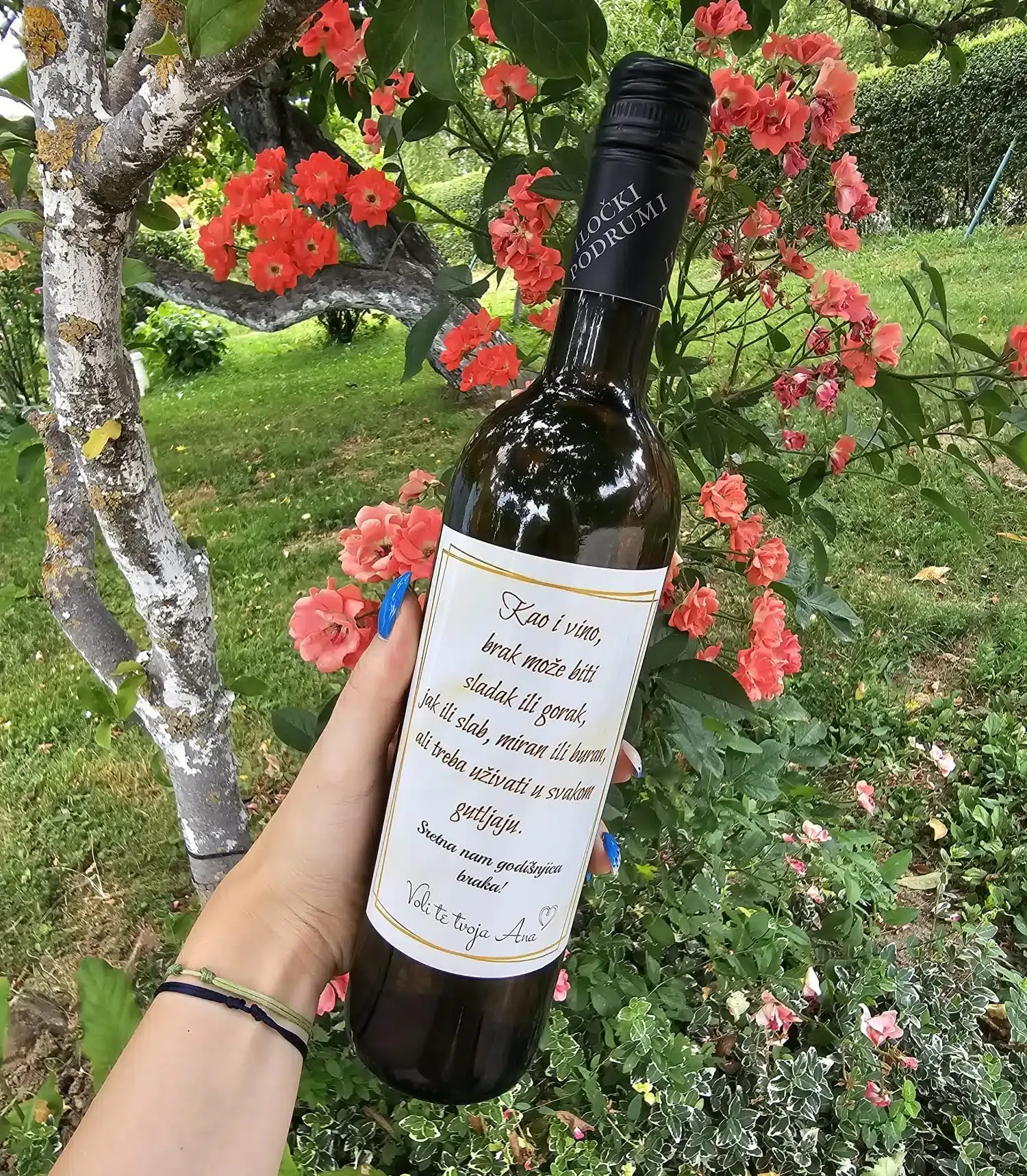 Vino s natpisom za godišnjice - Otočac