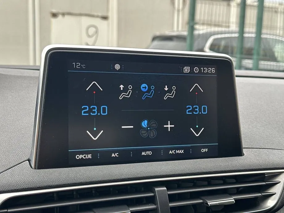 peugeot 3008 1,5 bluehdi 130 ks * automatik * jamstvo 24 mjeseca - slika 18