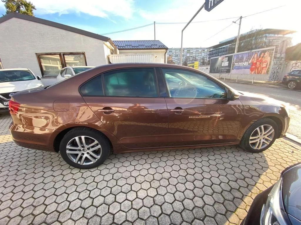 vw jetta 2.0 tdi comfortline, park. senzori, tempomat, 4x garancija! - slika 3