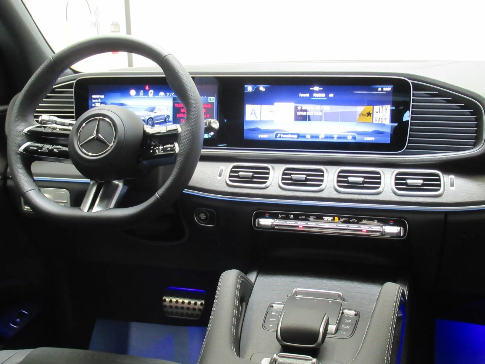 mercedes-benz gle 350 de 4m amg line/airmatic/night/memory/pano/21" - slika 15