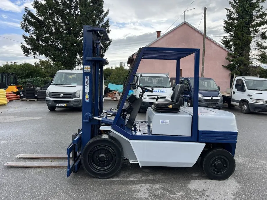 komatsu fd 45t - slika 2