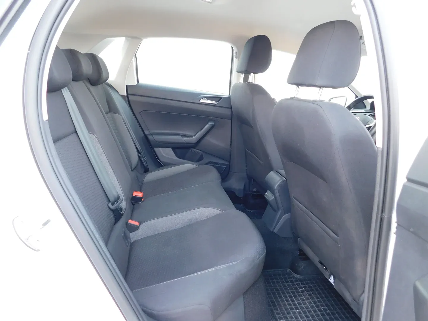 11642 volkswagen polo 1.0 tsi life - slika 9