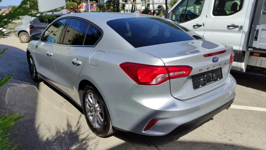 ford focus titanium 1.5 ecoblue automatik - slika 3