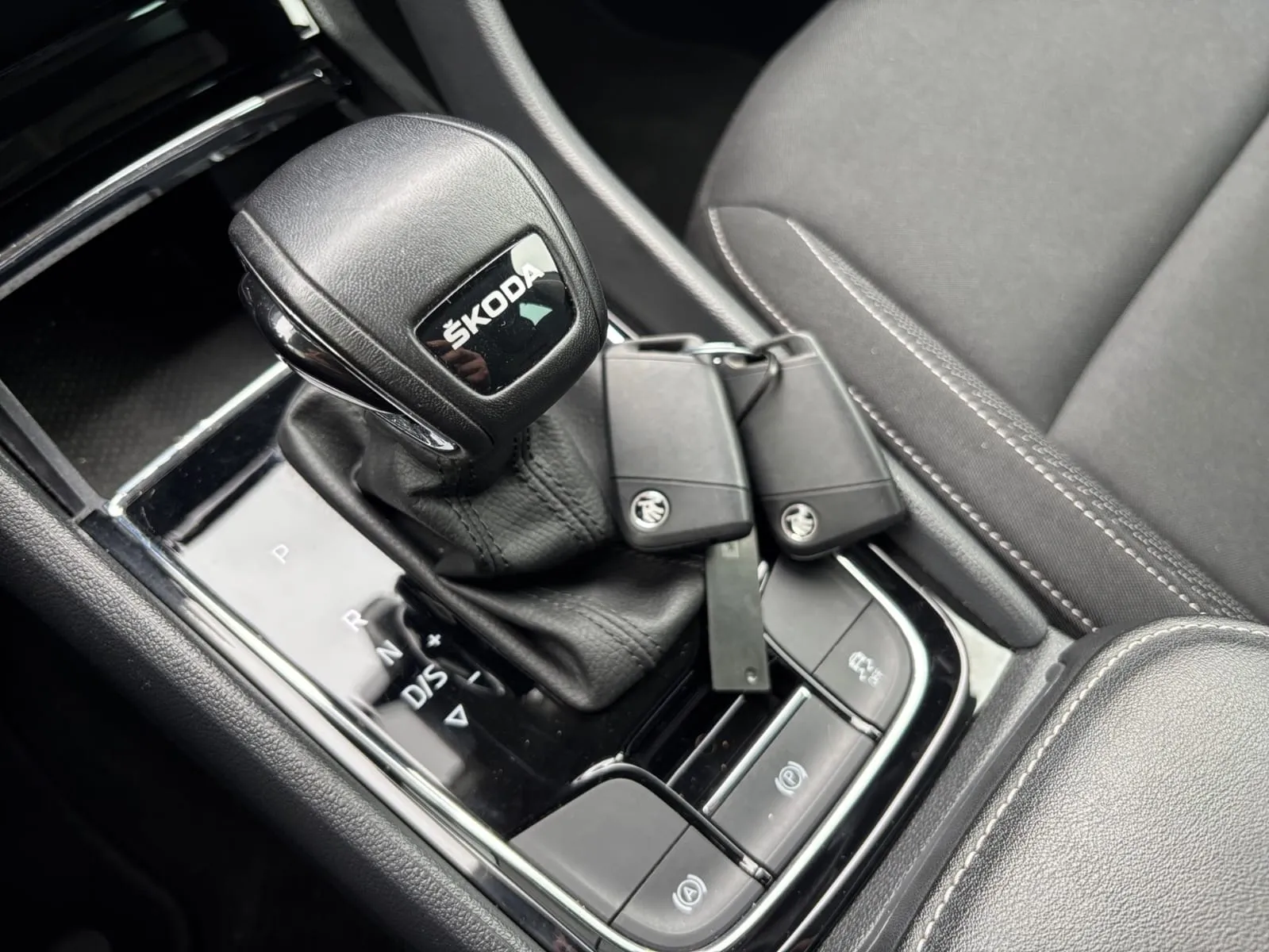 škoda karoq 2.0 tdi 85kw automatik - slika 19