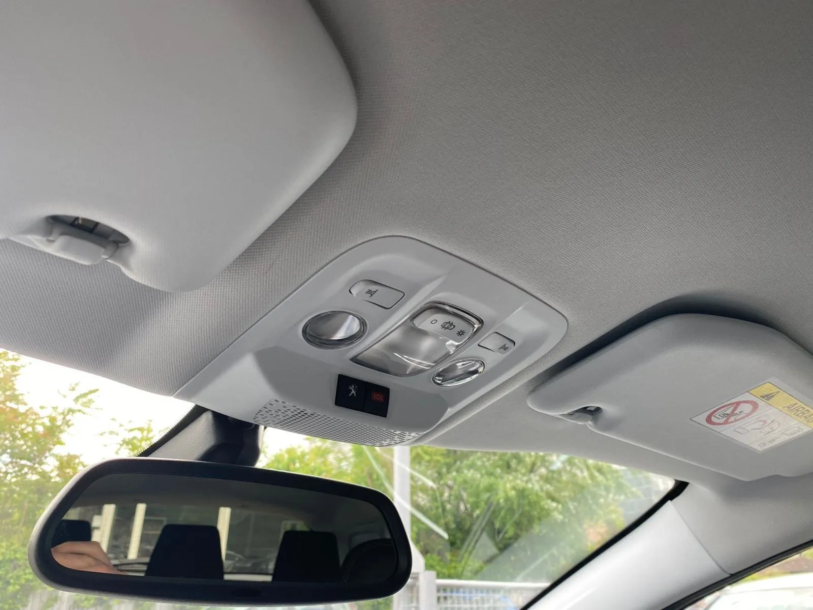 peugeot 2008 1,2 puretech automatik, navi, tempomat, 4x garancija!!! - slika 18