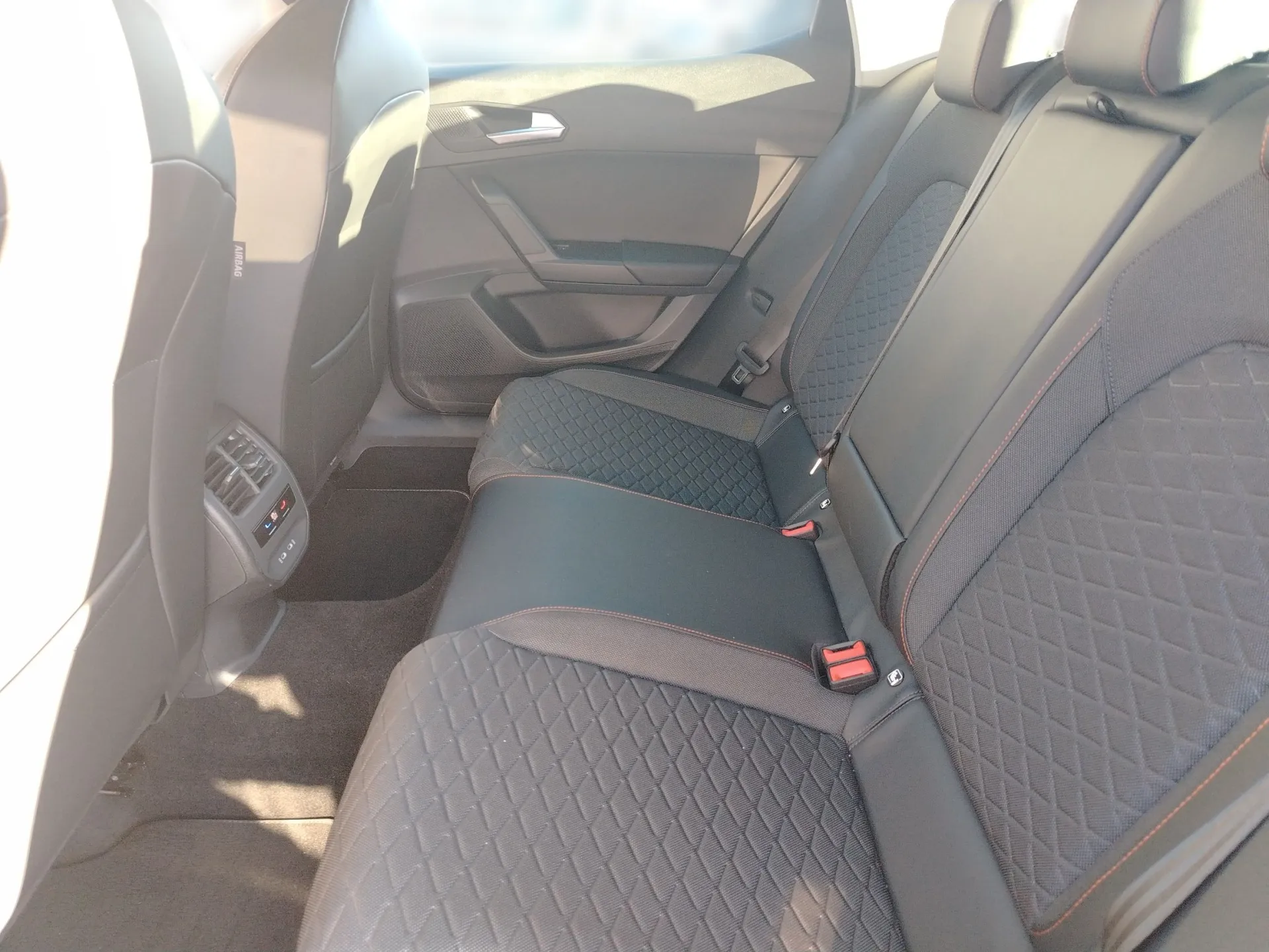 seat leon 2.0 tdi dsg fr 110kw - slika 11