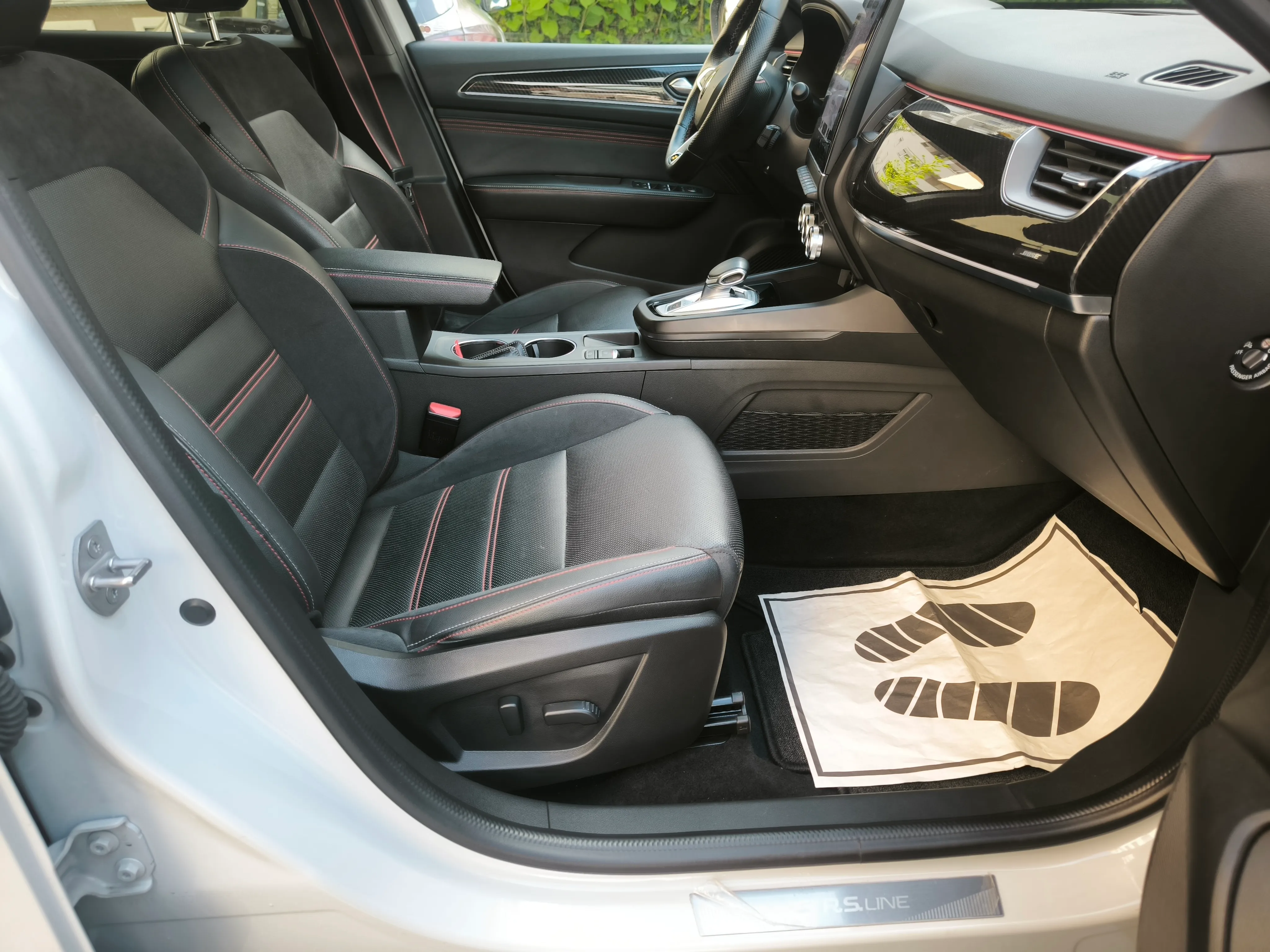 renault megane conquest 1,6 r.s.line, full oprema, kamera 360, ekstra - slika 28