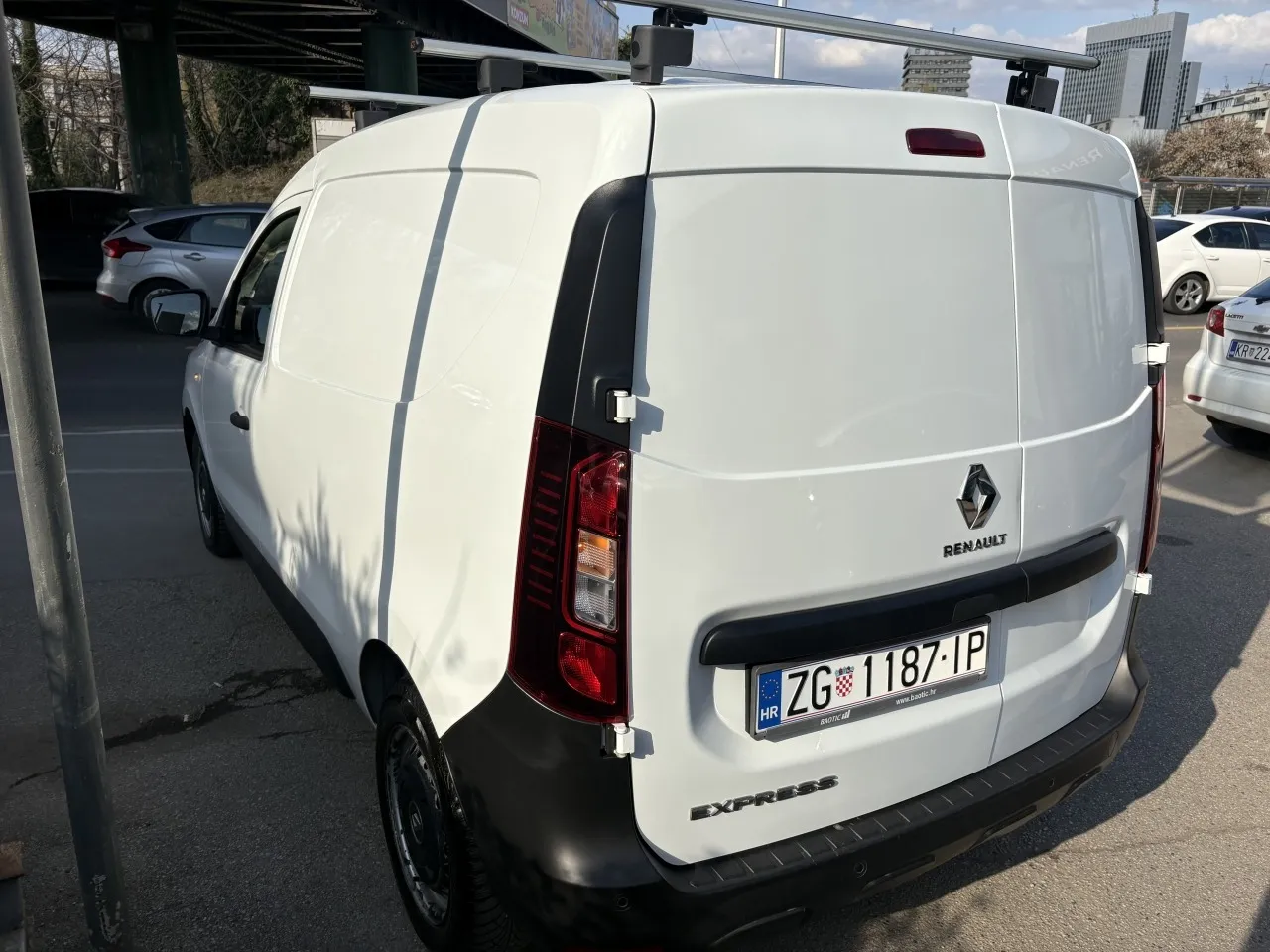renault express furgon 1,5 blue dci 75 - slika 6