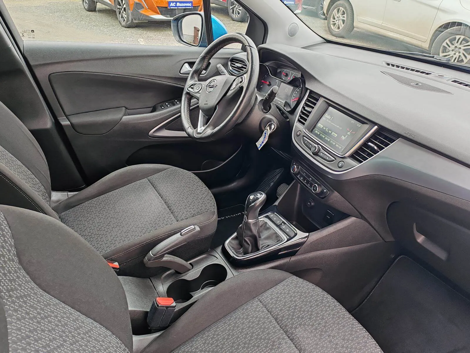 opel crossland 1,2 turbo - slika 10