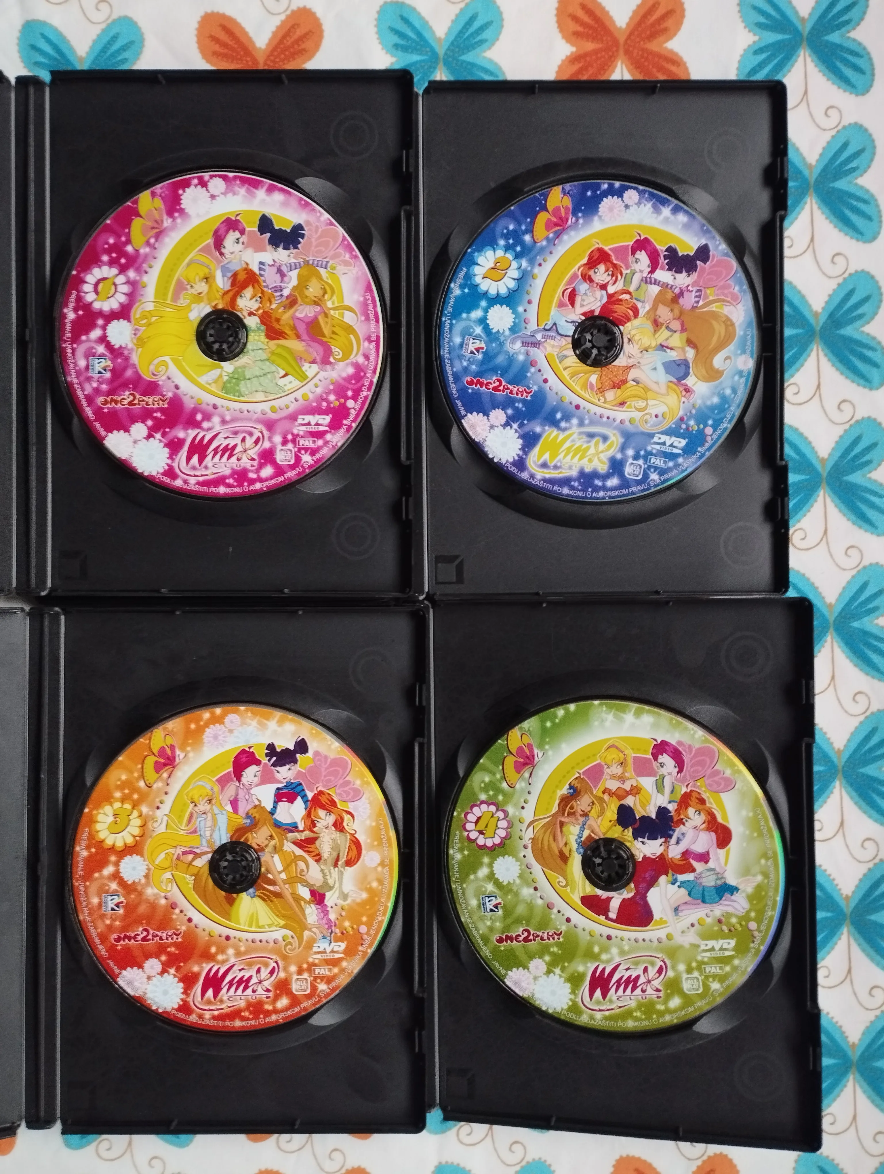 winx club - 1 sezona - dvd 1,2,3,4 - slika 3