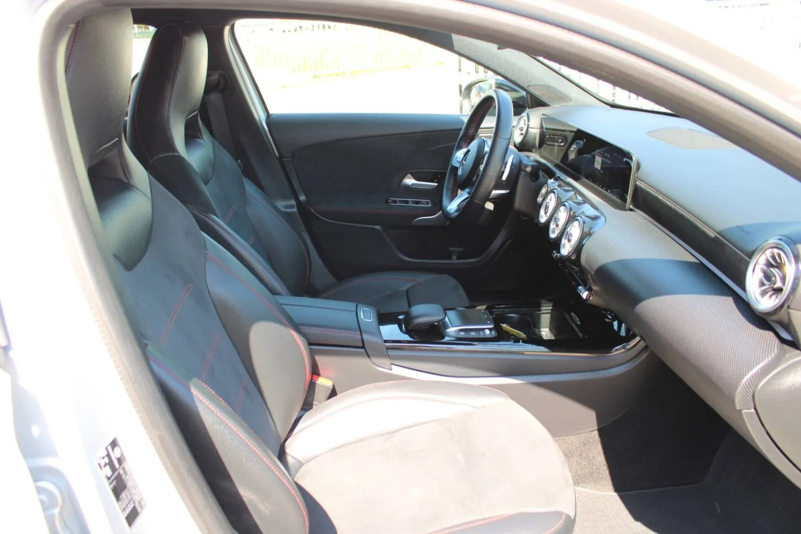 mercedes-benz klasa a 180d automatik amg *led, navigacija, kamera* - slika 11