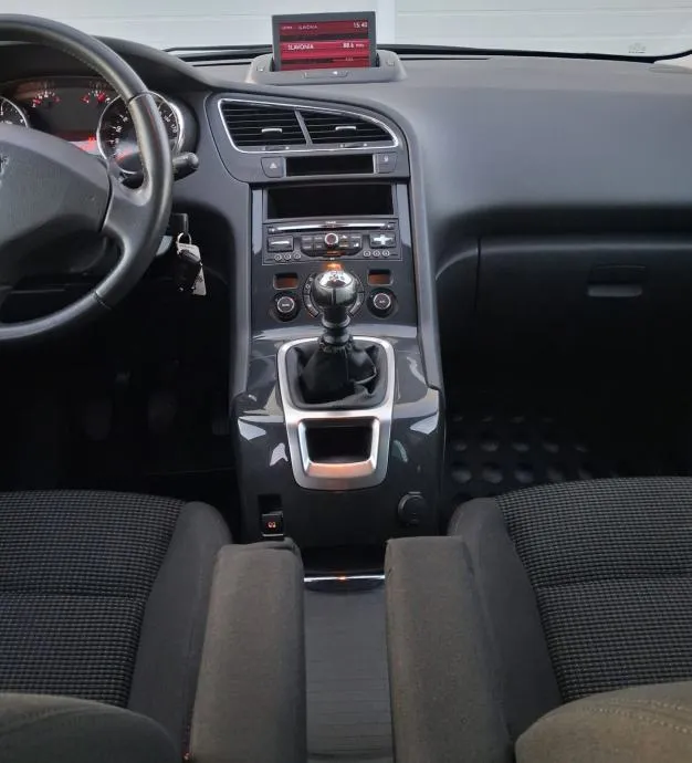 peugeot 5008 1,6 hdi 2013 god, 209000, kartice 24/36 rata - slika 12