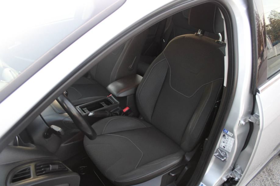 ford focus karavan 1.0 ecoboost - slika 10