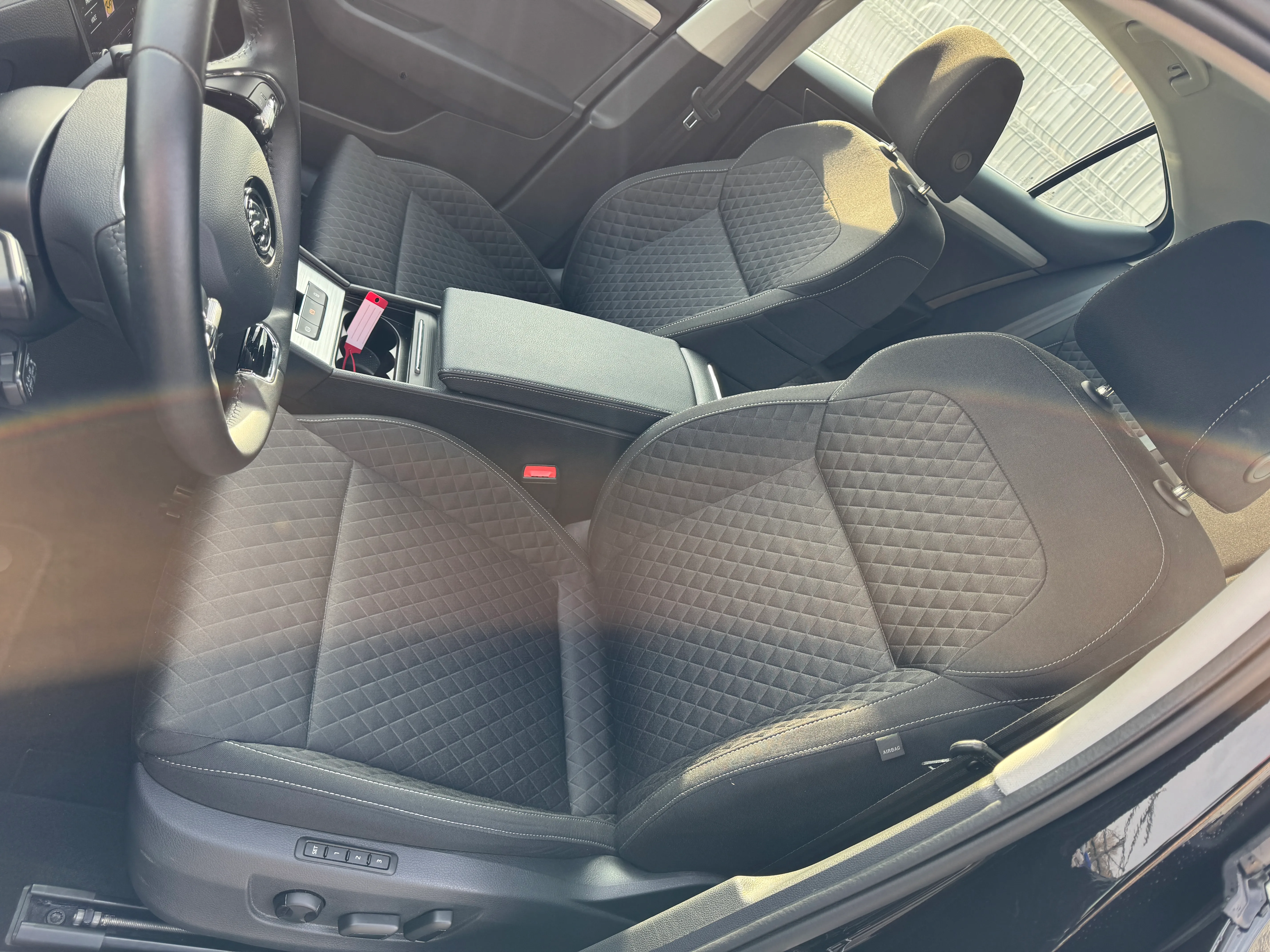 škoda superb 2,0 tdi dsg business - slika 8