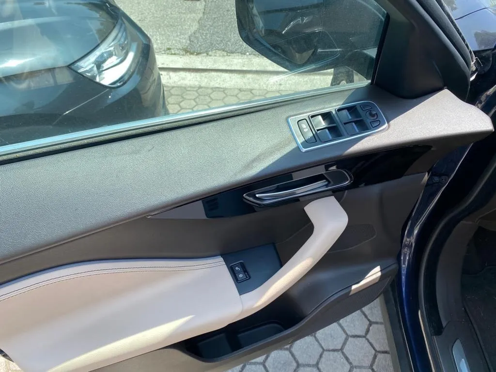 jaguar f-pace 2.0 d 4x4 automatik, navi, led, kamera, 4x garancija! - slika 22