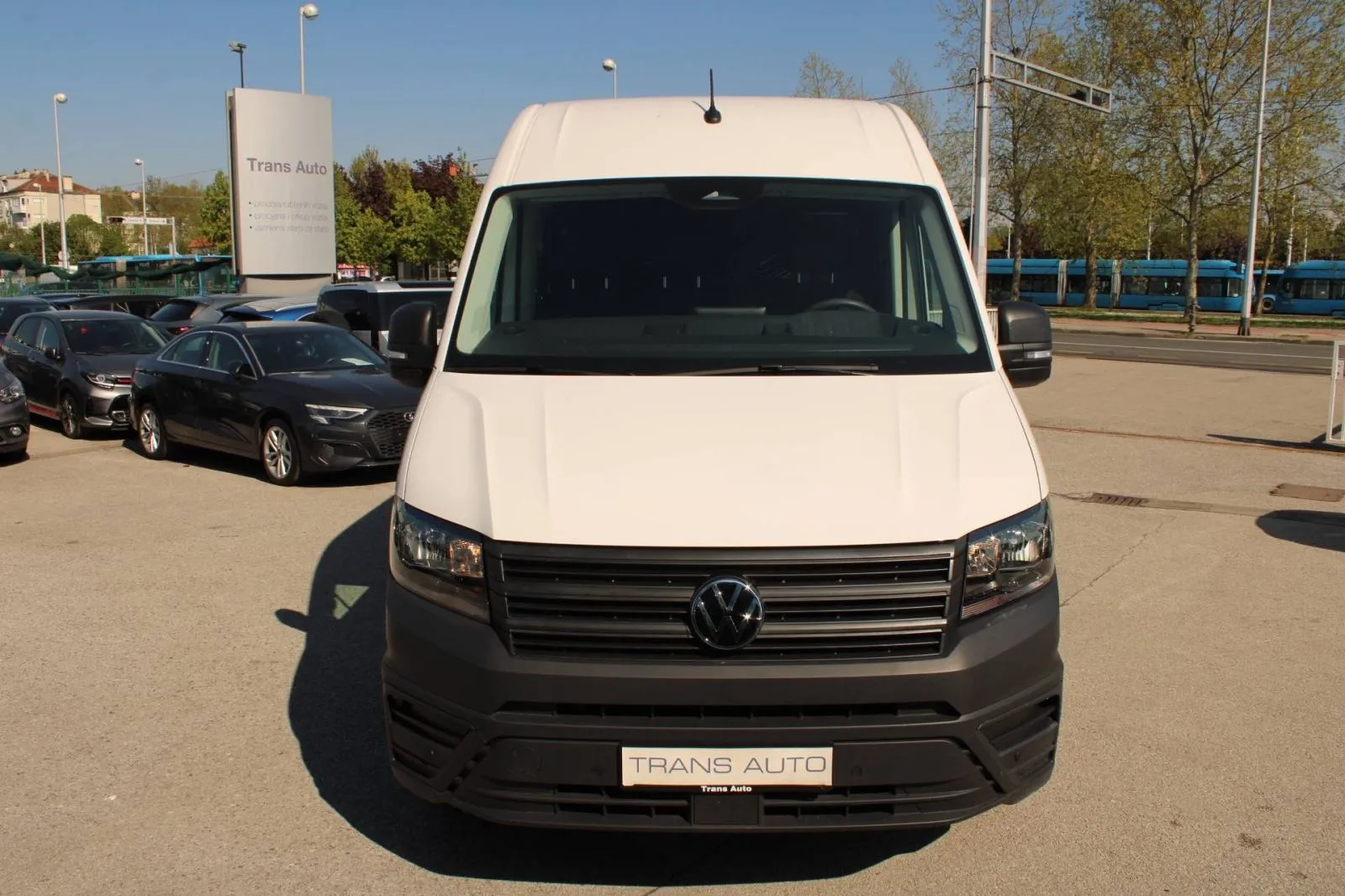 vw crafter 2.0 tdi l3h3 140ks *kamera*, 2024 god. - slika 2