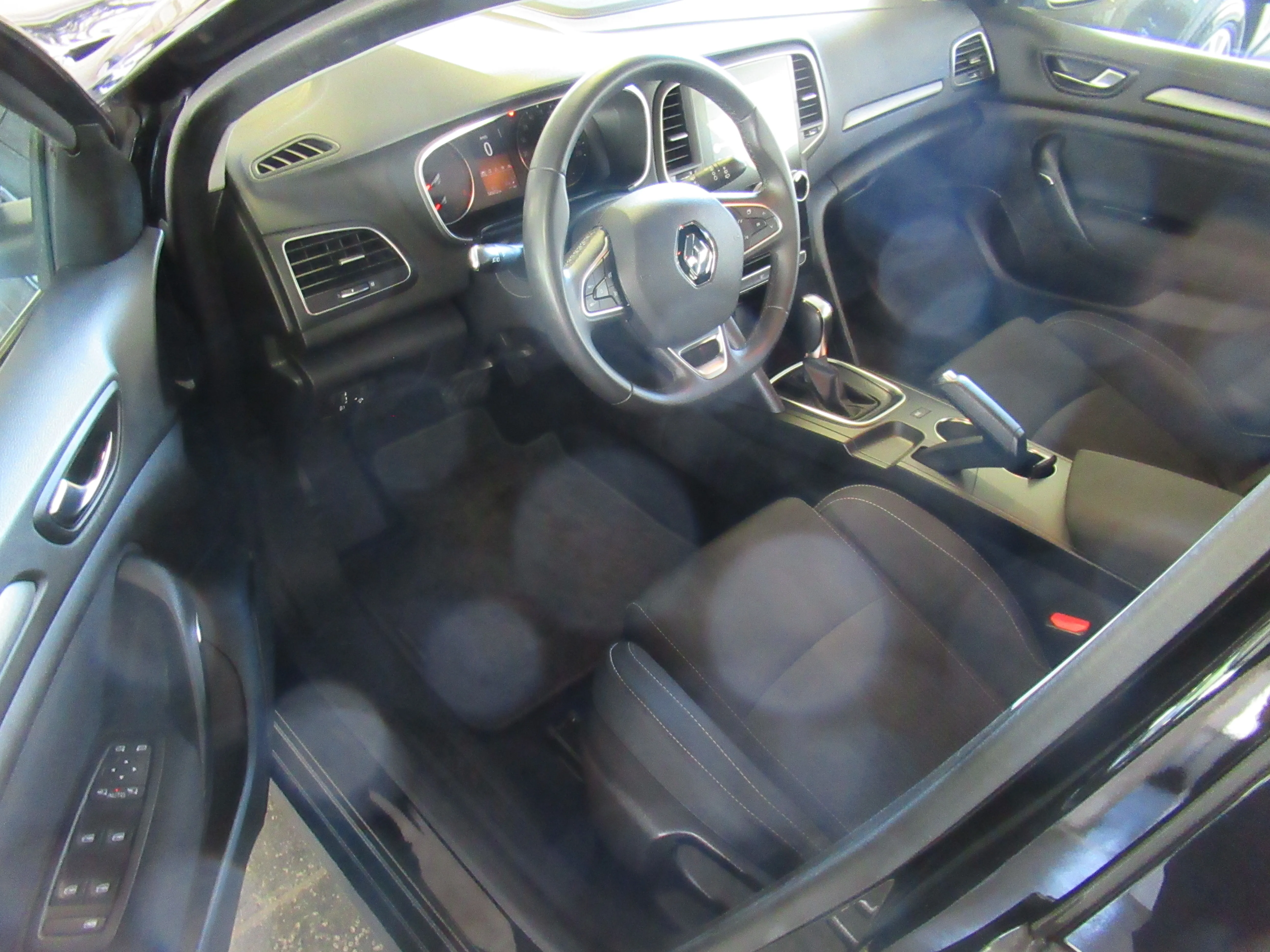 renault megane grandtour zen tce 140 edc - slika 11