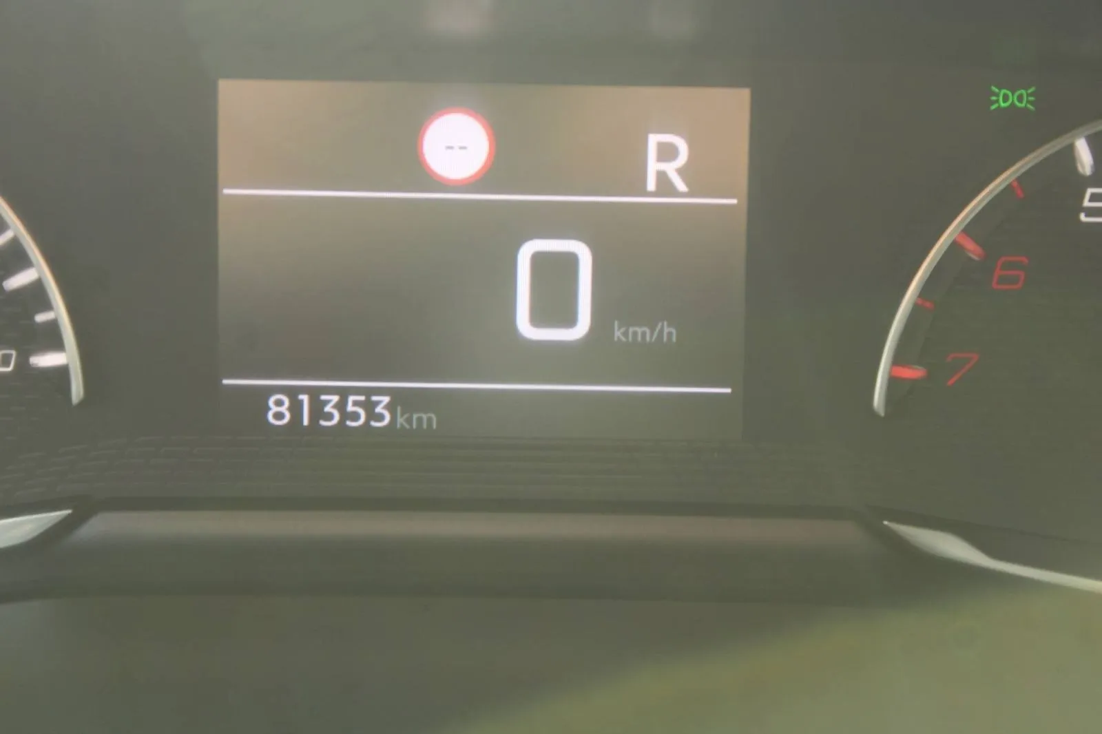 peugeot 2008 1.2 puretech allure automatik - slika 21