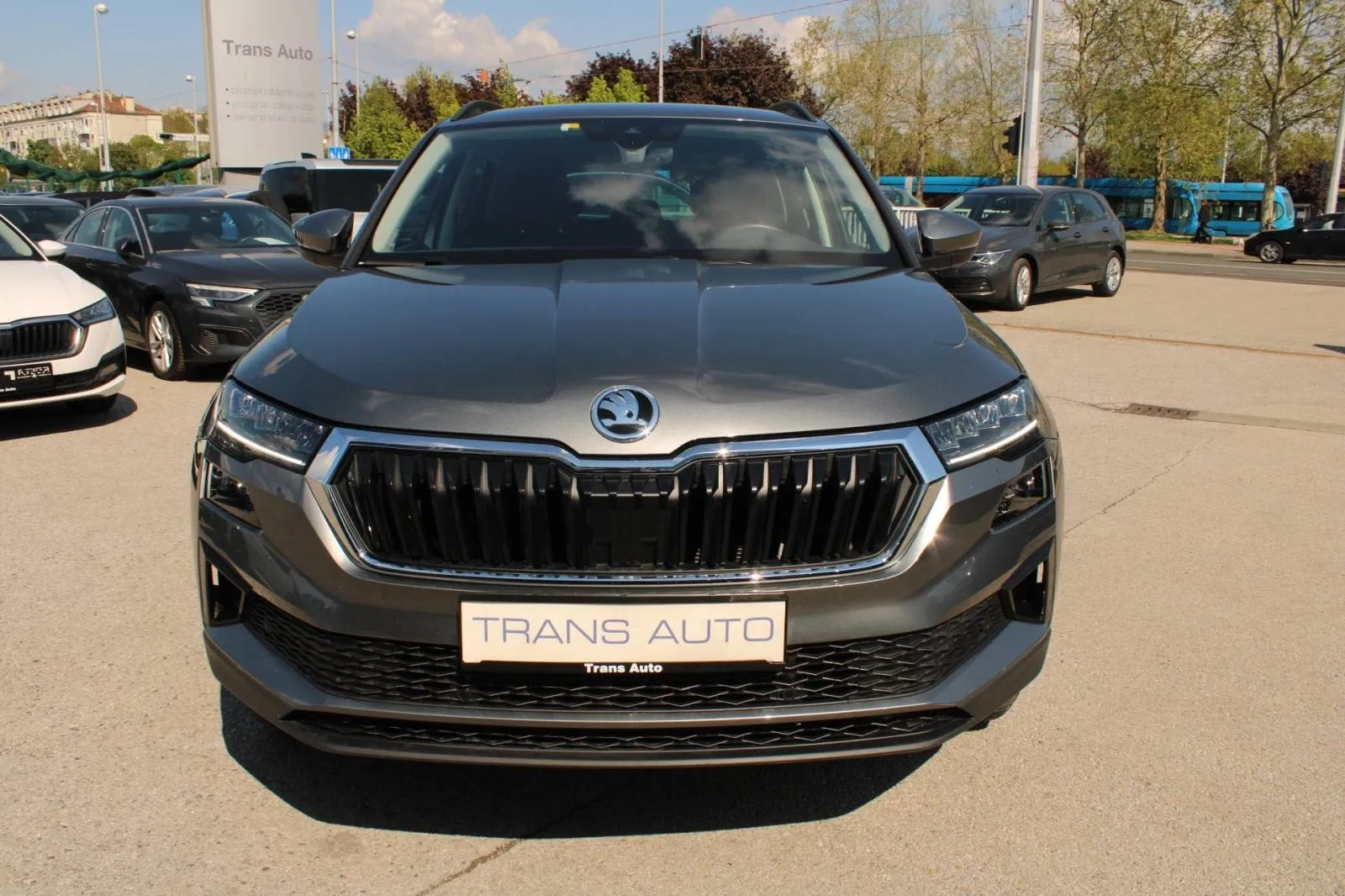 škoda karoq 1.5 tsi dsg *led, navigacija, kamera* - slika 2