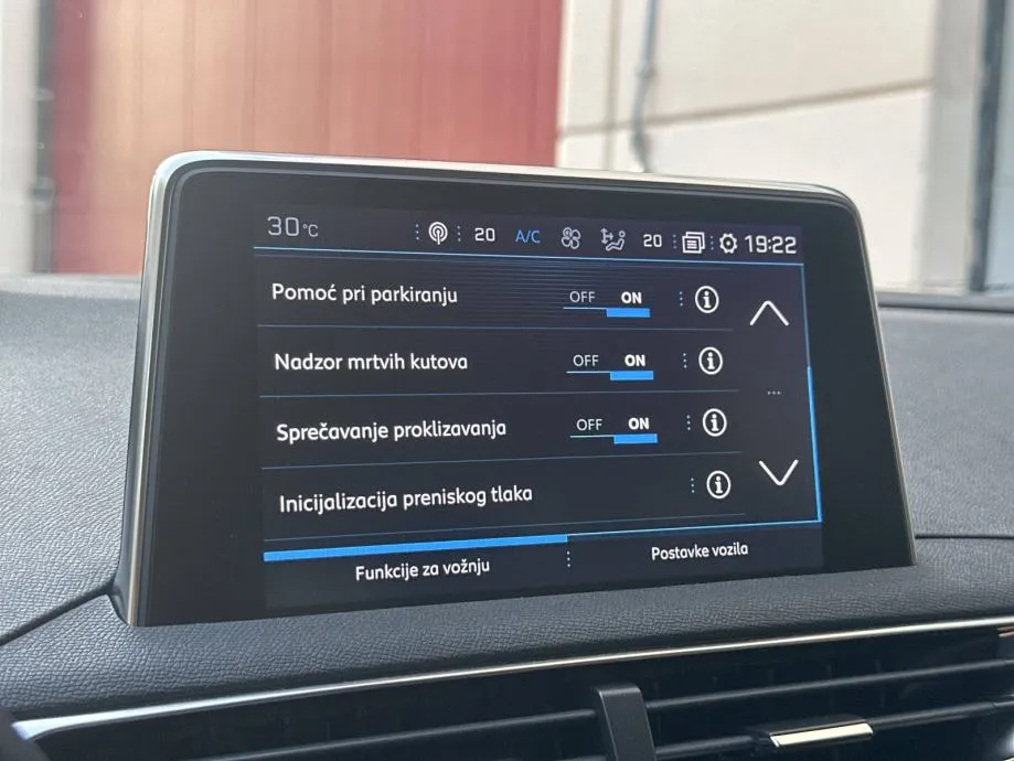 peugeot 5008 1,2 puretech *allure* 7 sjedala * jamstvo 24 mjeseca! - slika 17