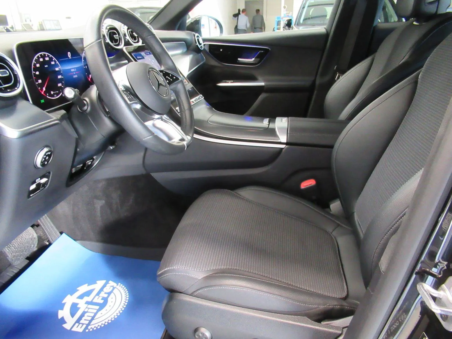 mercedes-benz glc 220 d 4matic avantgarde advanced plus - slika 18