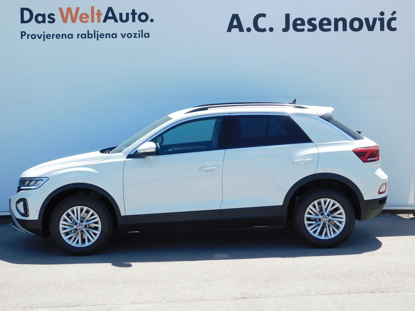 12837 volkswagen t-roc 1.0 tsi 4life - slika 6
