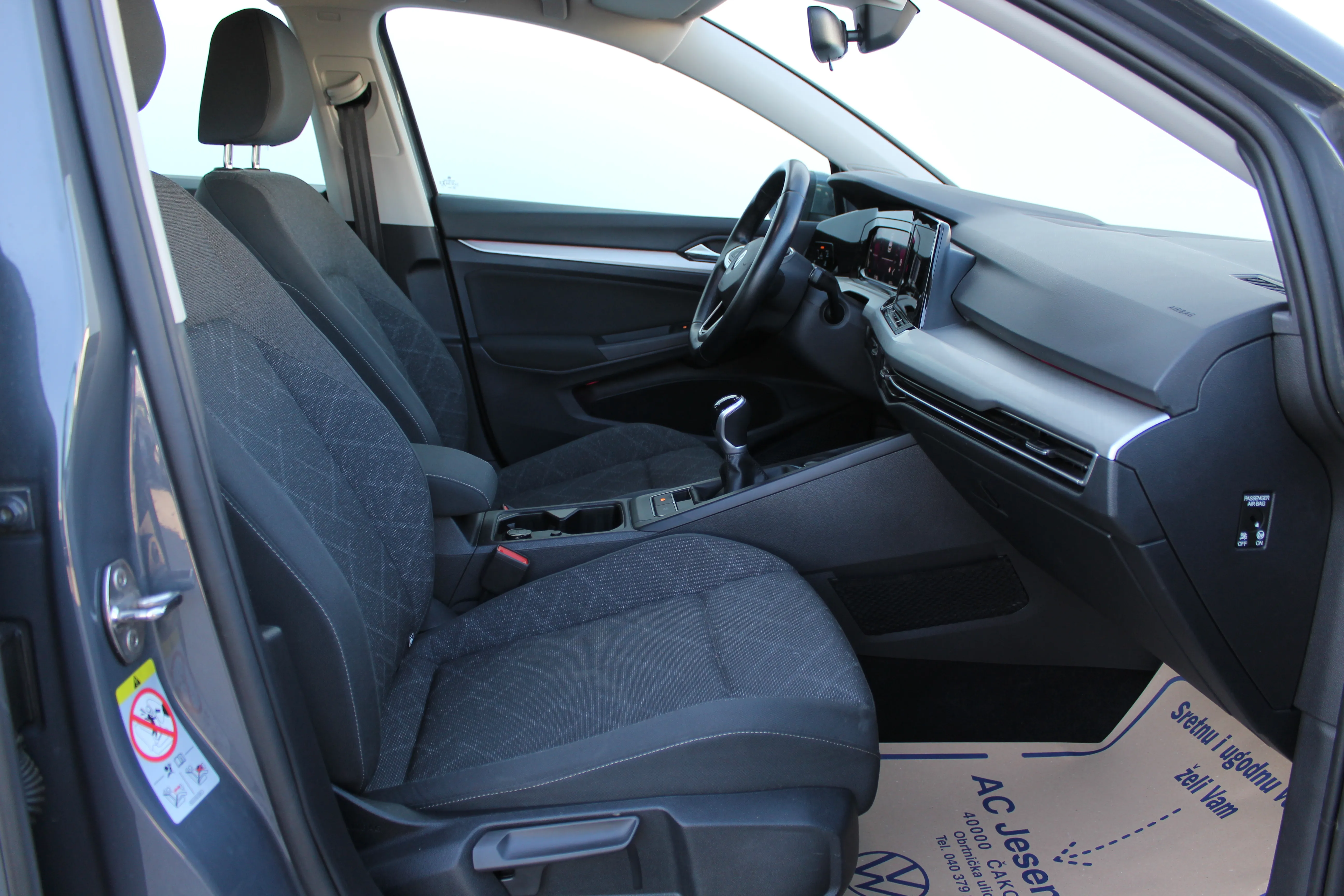 13130 volkswagen golf 2.0 tdi life - slika 12