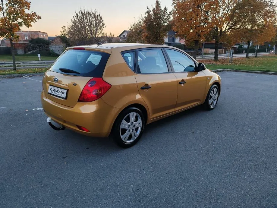 kia ceed (cee'd) 1,6 crdi ,2009g, 173000 km, kartice 24/36 rata - slika 6