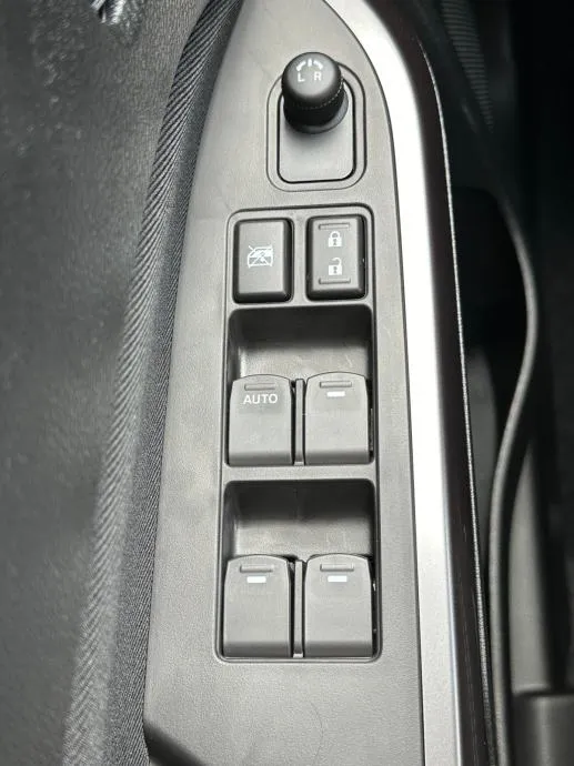 suzuki vitara 1.4 hybrid gl+ premium 2wd - facelift model!!! - slika 12